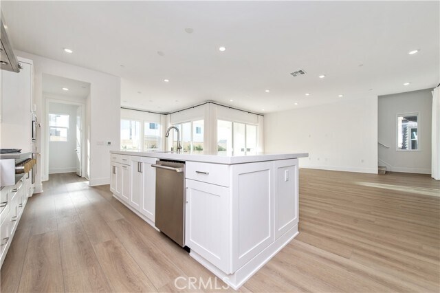 Building Photo - 246 Sora