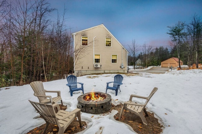 Building Photo - 291 Ash St