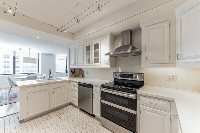 Building Photo - American Towers Furnished Condominium Downtown Salt Lake City