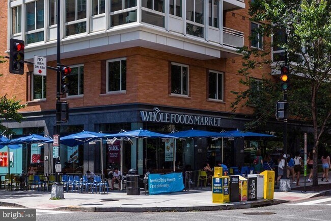 Building Photo - 2141 I St NW