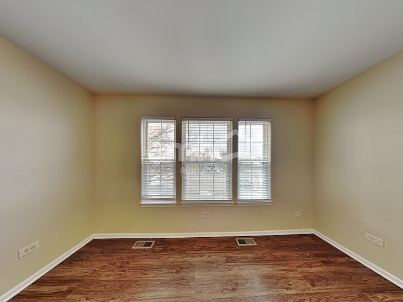 Building Photo - 26316 W Cricket Ct