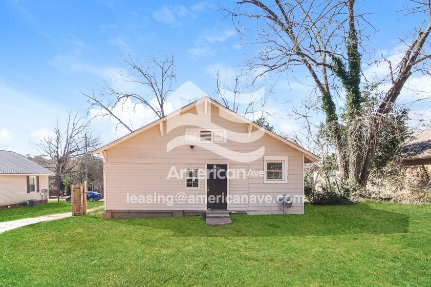 Building Photo - 605 S Lee St