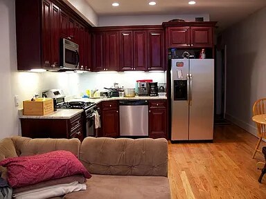Building Photo - 1089 Beacon St
