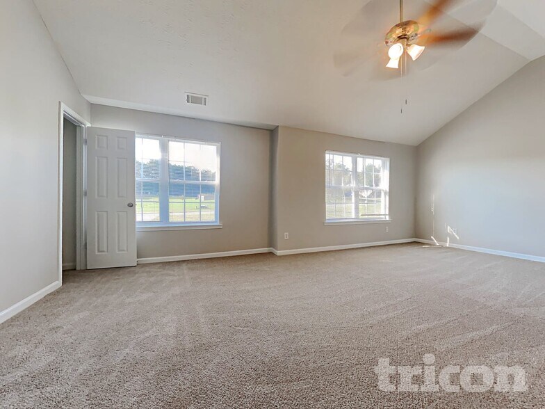 Building Photo - 405 Tori Dr