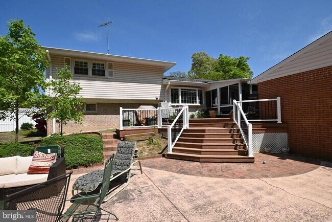 Building Photo - 10612 Anita Dr