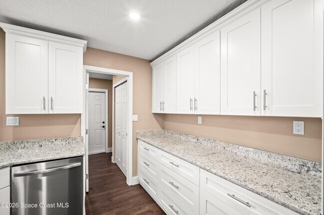 Building Photo - 6424 Dane Ave