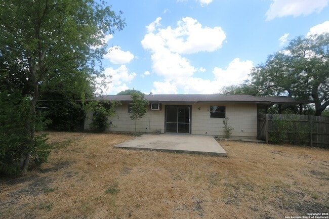 Building Photo - 127 Fair Valley St