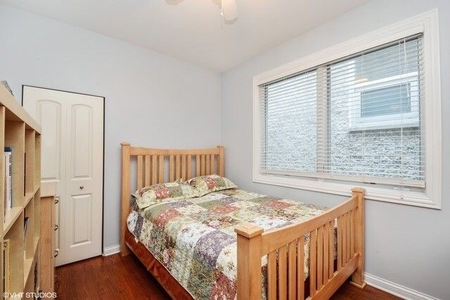 Building Photo - 2250 W Chicago Ave