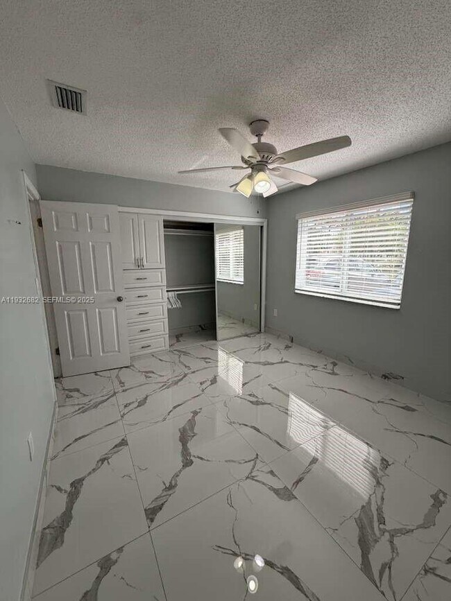 Building Photo - 8701 NW 109th Terrace