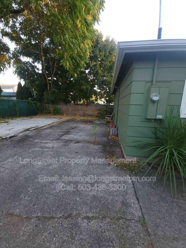 Building Photo - 4516 SE 65th Ave