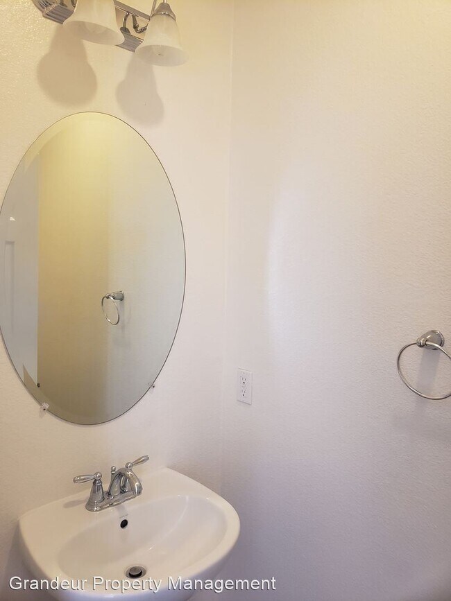 Building Photo - 3 br, 2.5 bath House - 2735 Lavender Terrace
