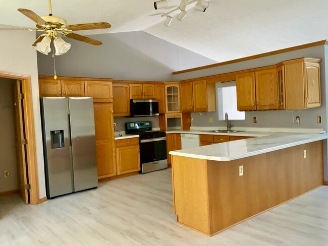 Building Photo - 3121 Carefree Dr