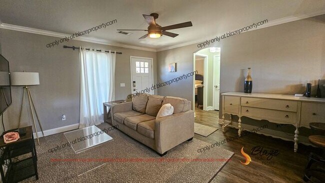 Building Photo - Preleasing - Lovely 3 Bedroom home in Trad...