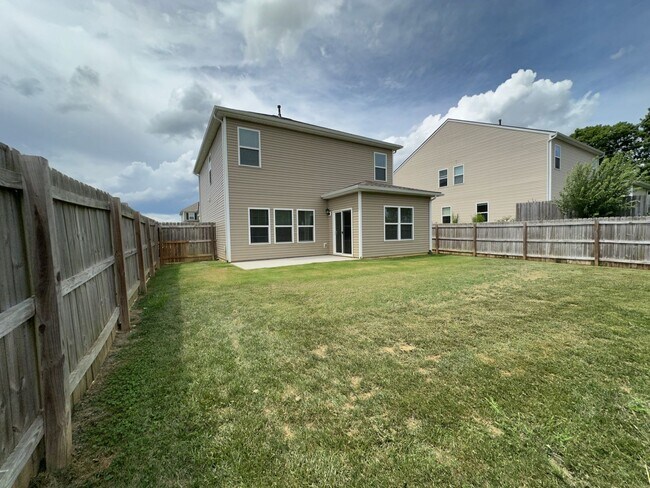 Building Photo - Modern Comfort Meets Country Serenity in Sevierville
