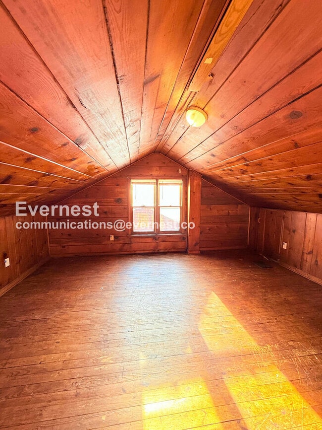 Building Photo - 10747 Roxbury St