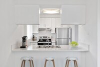 Upgraded Apartment - Naples Court