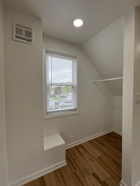 Building Photo - 147 Country Club Dr