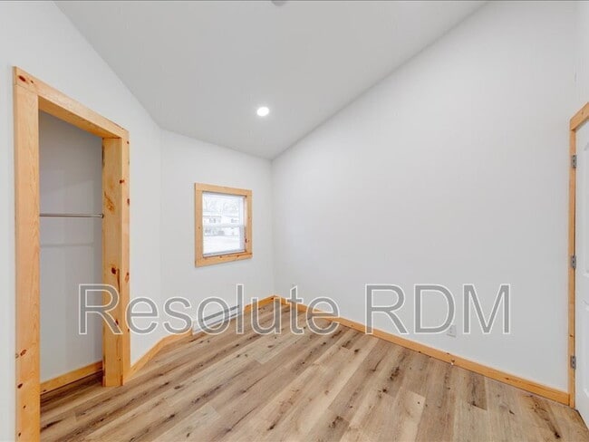 Building Photo - 1252 S Waugh St