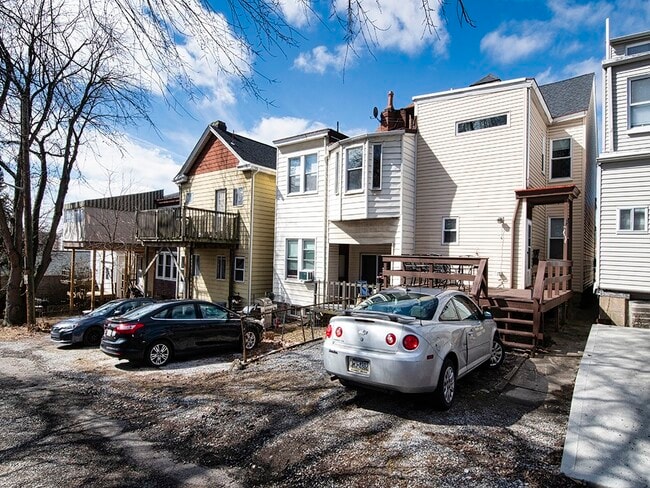 Building Photo - 329 Augusta St