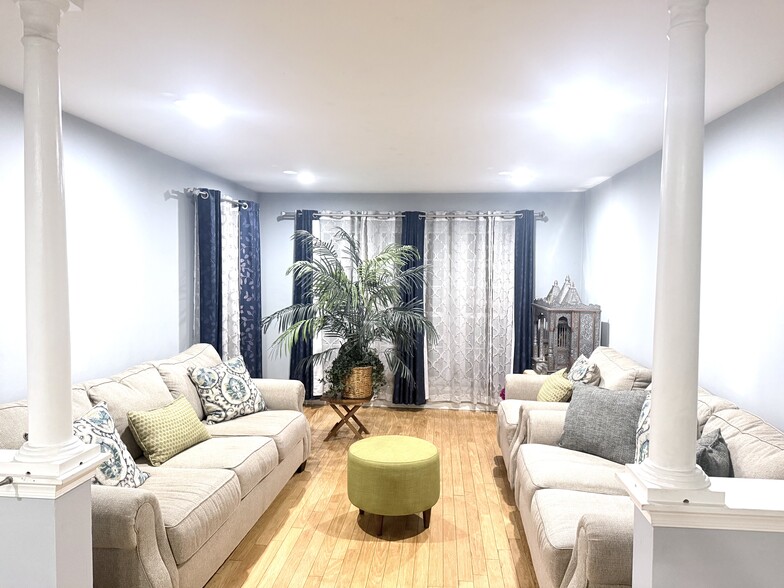 Building Photo - 24 Lee Ct