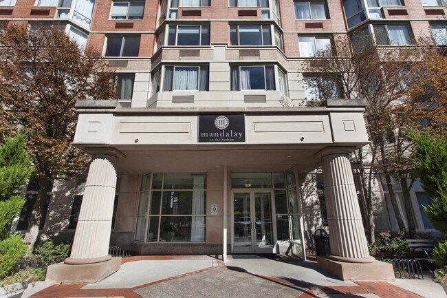 Building Photo - 20 2nd St