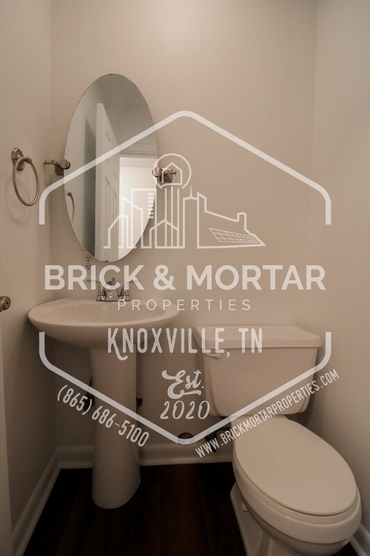 Building Photo - 4003 Valley View Dr NE