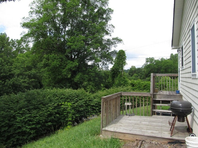 Building Photo - East Asheville Duplex
