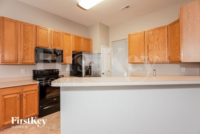 Building Photo - 2560 McGinnes Pl NW
