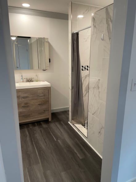 Building Photo - 601 E Kay St