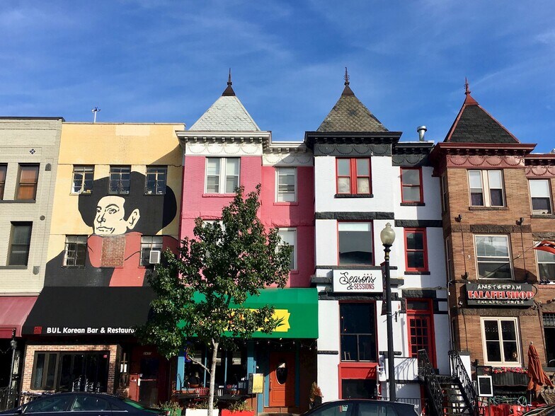 Building Photo - 2301 Champlain St NW