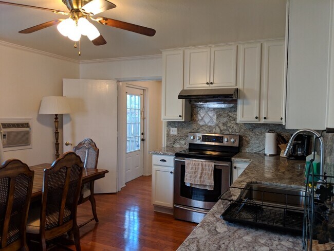 Building Photo - 1197 Yosemite Ave