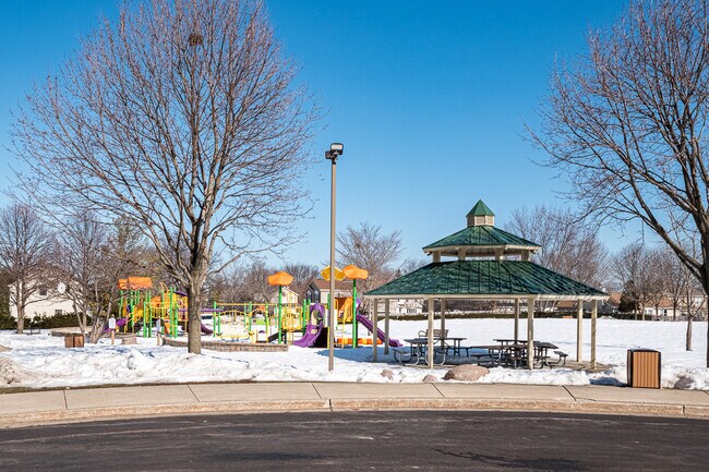 Building Photo - 450 Bridle Trail