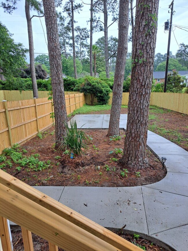 Building Photo - 1450-1452 Brentwood Drive