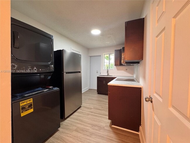 Building Photo - 3632 SW 87th Ave