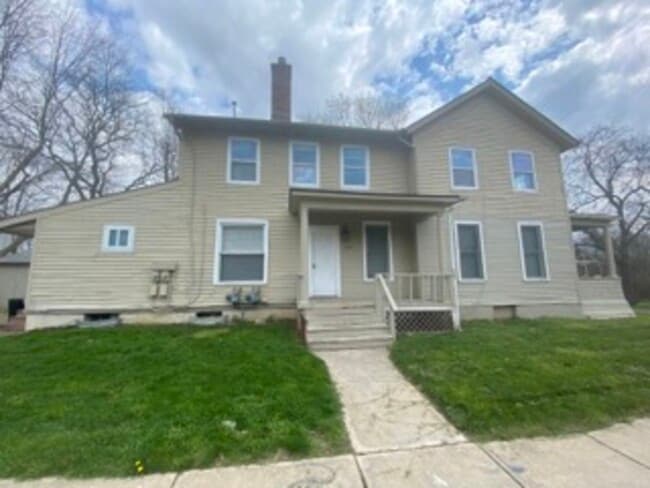 Building Photo - 716 Pearl St