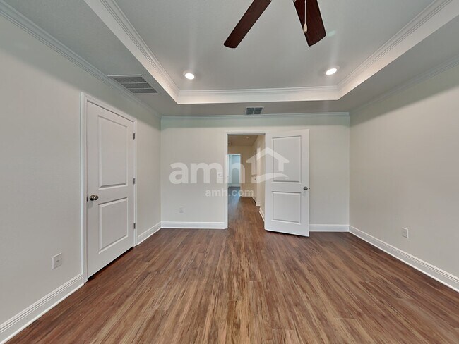 Building Photo - 27265 St Andrews Ave