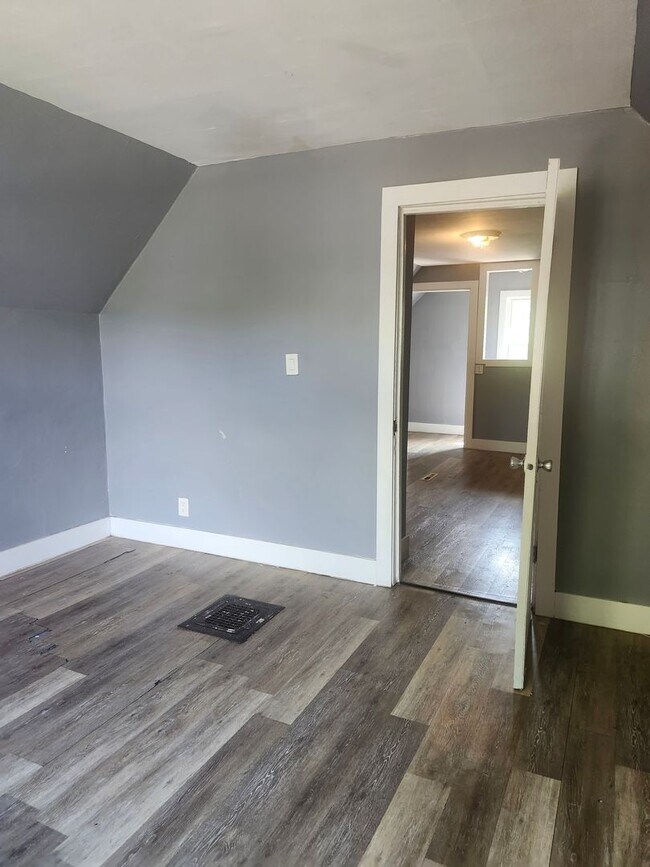 Building Photo - 4660 N 29th St