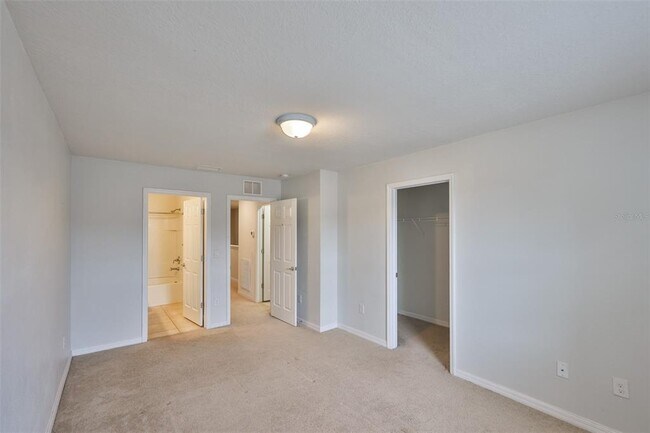 Building Photo - 9160 Hillcroft Dr