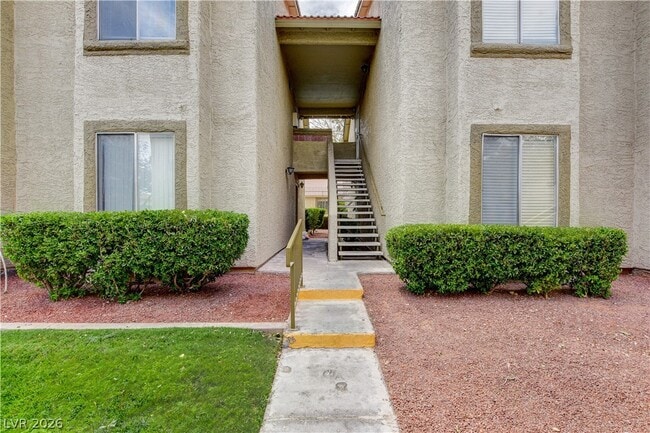 Building Photo - 7200 W Pirates Cove Rd