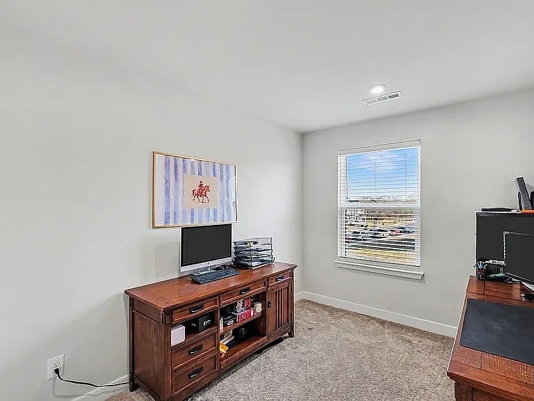 Building Photo - 1145 Riverbrook Dr