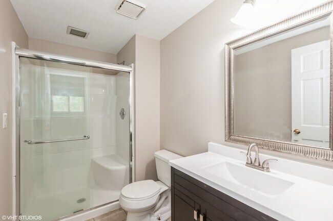 Building Photo - 98 Quail Hollow Ct