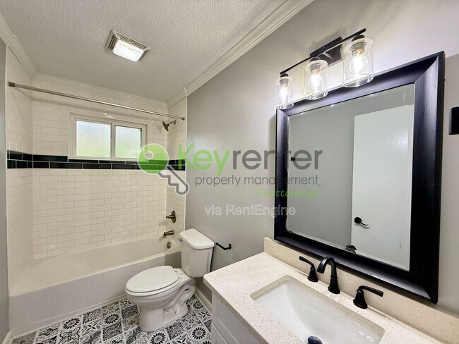 Building Photo - 904 Tremont St