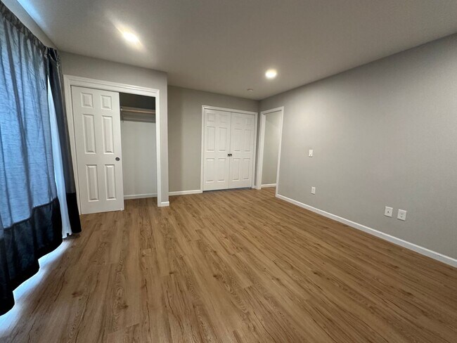 Building Photo - 921 Quail Point Ct