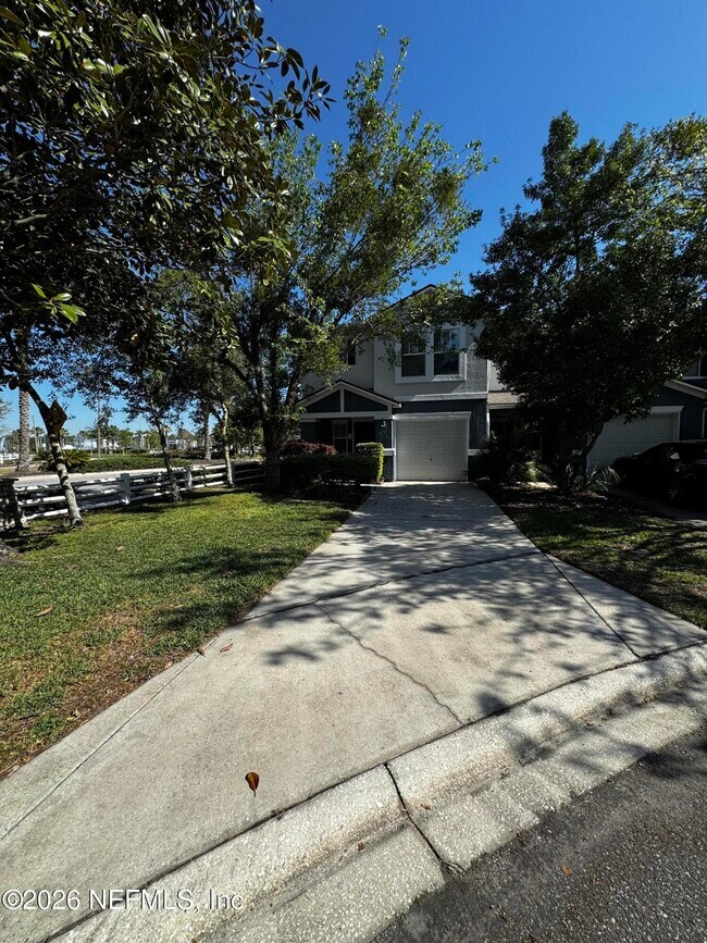 Building Photo - 1052 N Black Cherry Dr