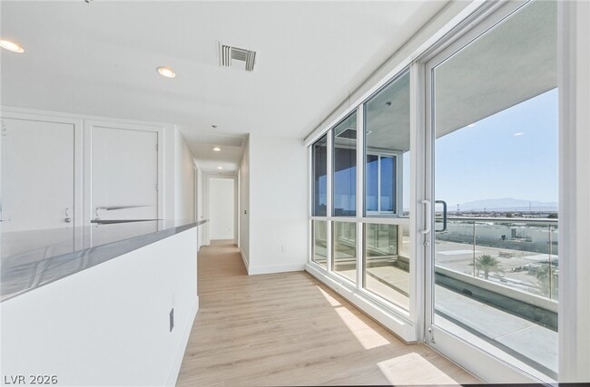 Building Photo - 4575 Dean Martin Dr