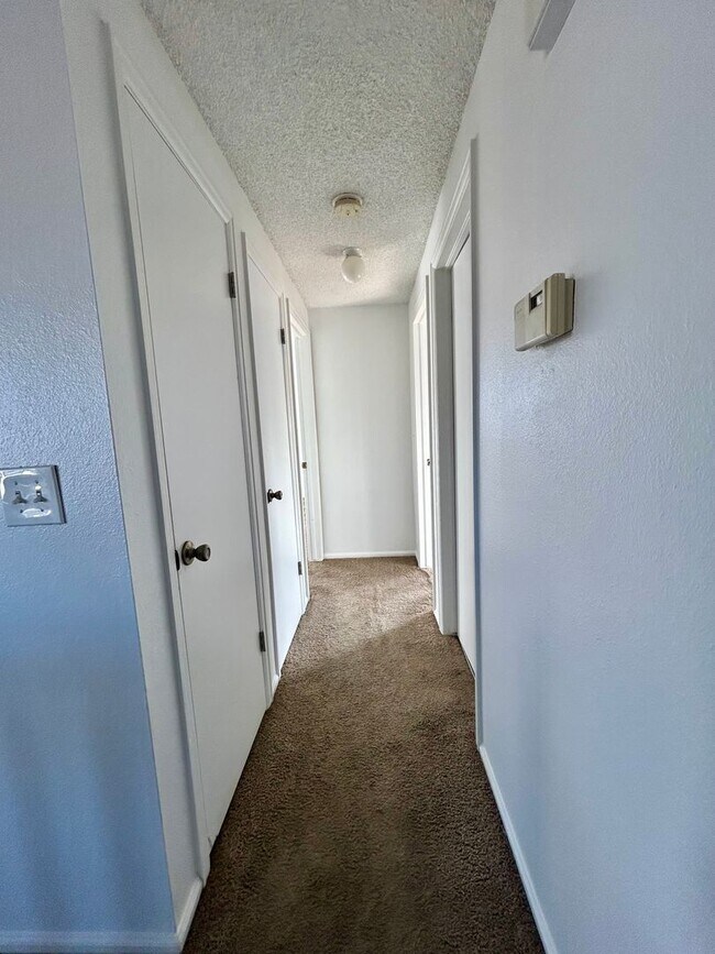 Building Photo - Completely Remodeled Home for Rent in Northwest Longmont