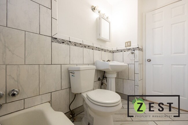 Building Photo - 2 BED 1 BATH SINGLE FAMILY HOME OPEN HOUSE...