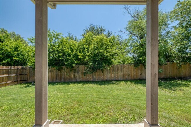 Building Photo - 7501 Smallwood Dr