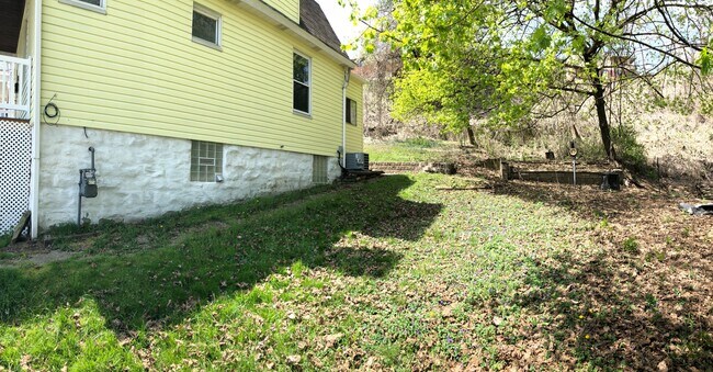 Building Photo - 1714 Dagmar Ave