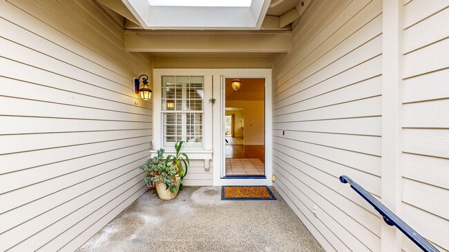 Building Photo - 7971 Oakmont Dr
